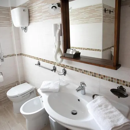 Bed & Breakfast Elisabeth Oda ve Kahvaltı Tropea