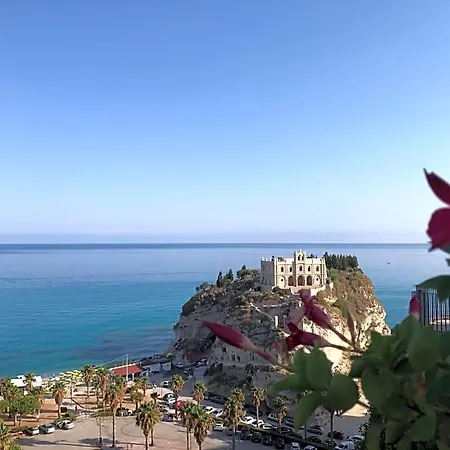 Bed & Breakfast Elisabeth Oda ve Kahvaltı Tropea